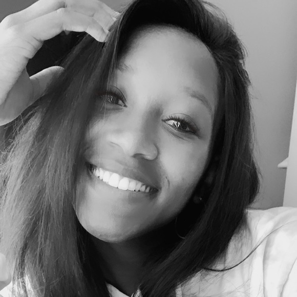 Meet your Posher, Saundra - Picture 1 of 1